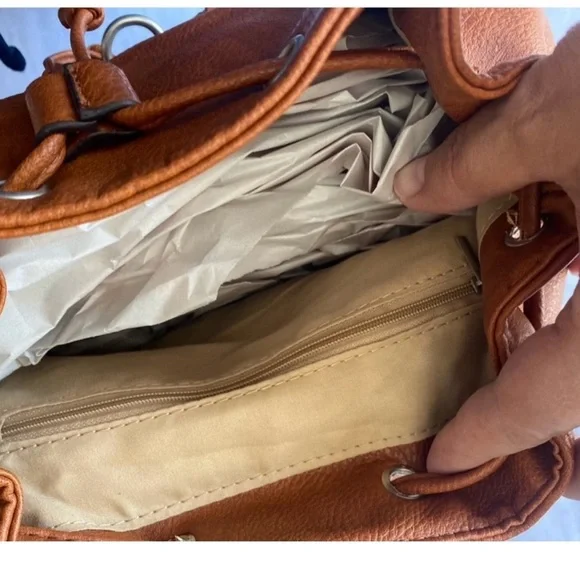 REIN & BRIDLE Tan Leather Backpack. - Picture 5 of 7